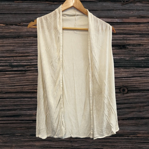Elegant Cream Sleeveless Cardigan - Picture 1 of 3